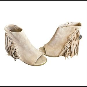 Women’s, Size 8.5 “Coconut by Matisse” Love In Bootie, Backless fringed
